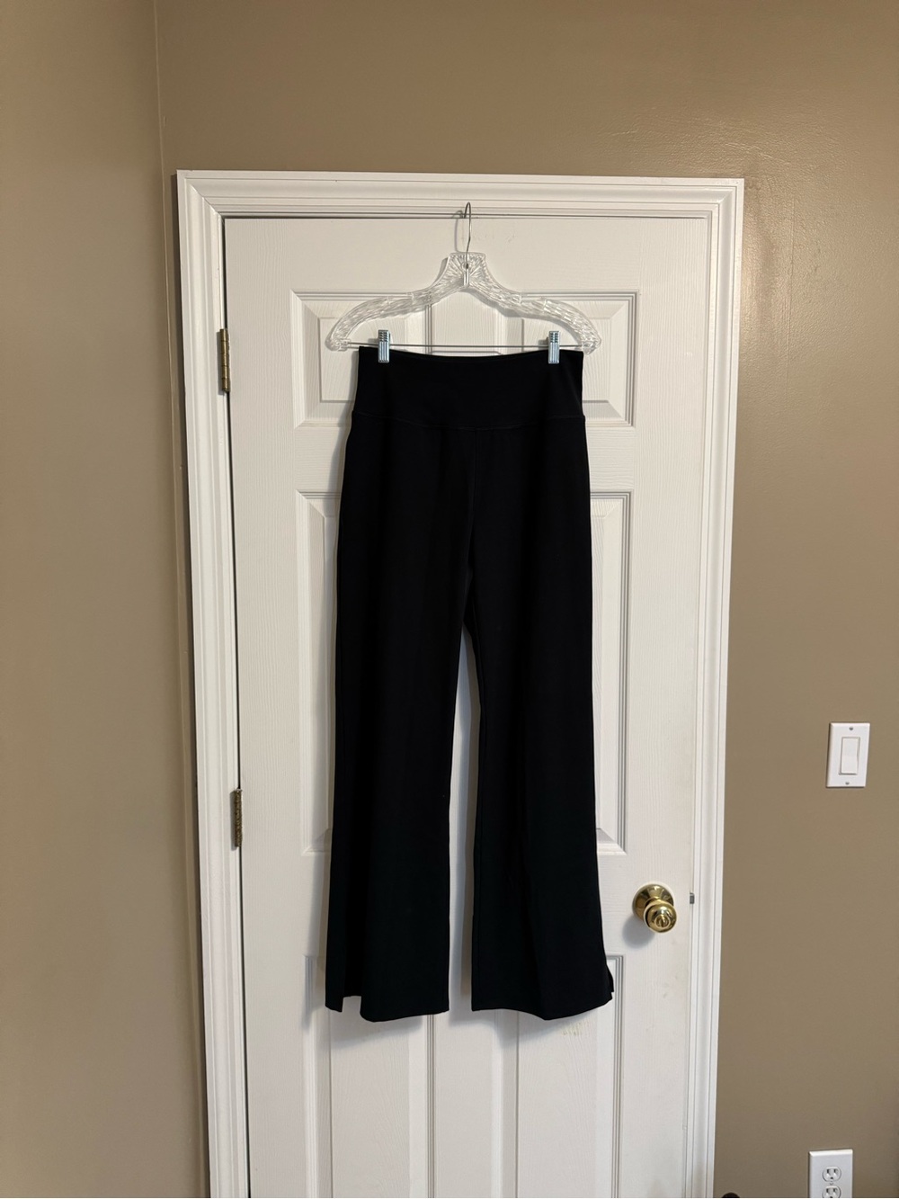 Under Armour Black straight leg pants